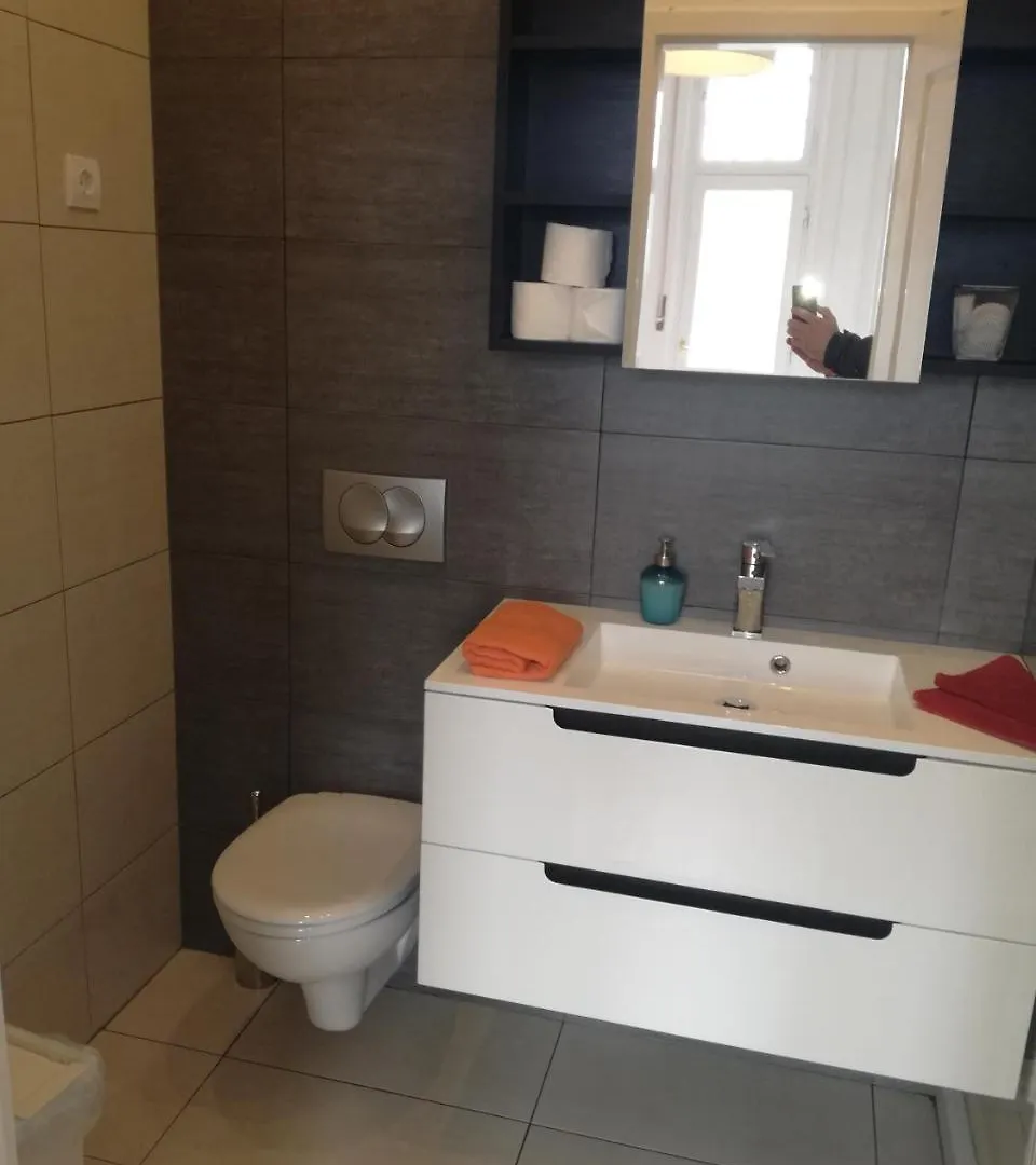 Lovely Condo With A View On Vorosmarty Square Budapeszt 0*,  Węgry